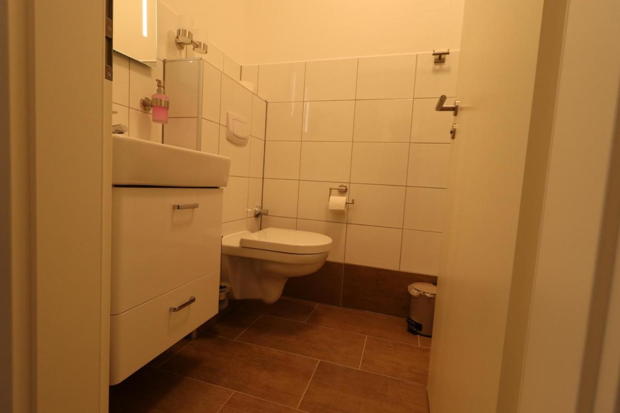 Schiller Pension Билефельд Экстерьер фото