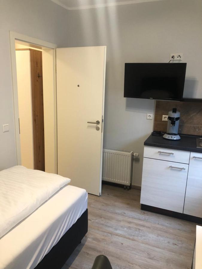 Schiller Pension Билефельд Экстерьер фото