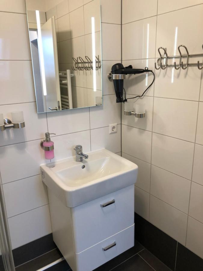 Schiller Pension Билефельд Экстерьер фото